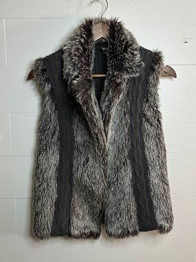 XOXO Faux Fur Black and Gray Knit Trim Vest Size Medium